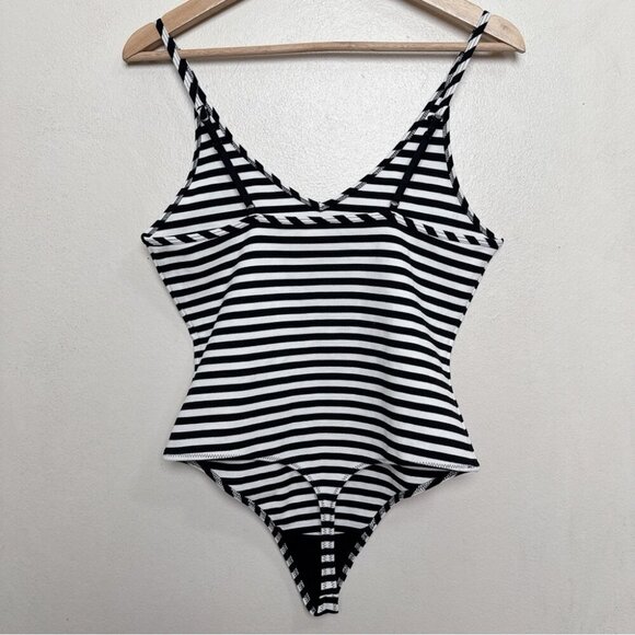 Aritzia Womens Large Sunday Best Vneck Striped Bodysuit - Picture 12 of 12